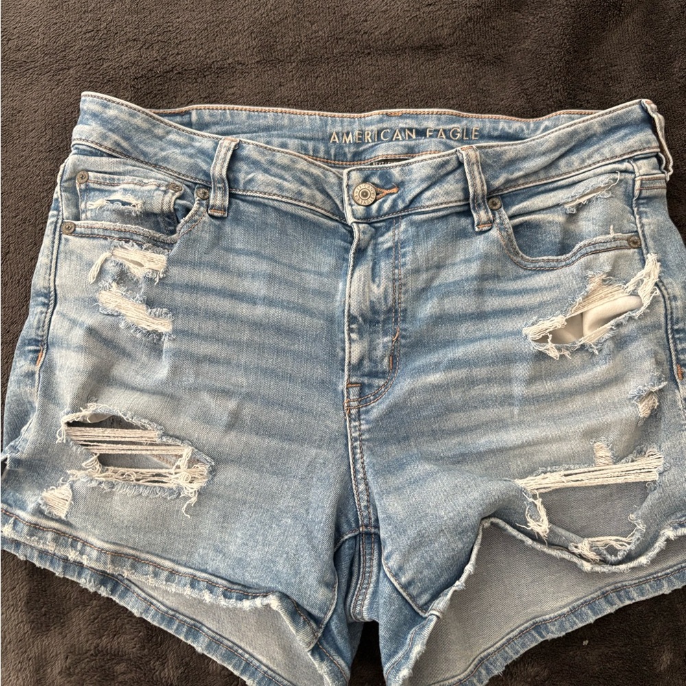 American Eagle Size  14 Midi shorts